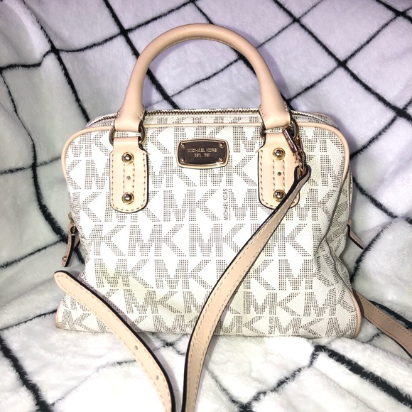 Michael Kors Handbags - Michael Kors purse